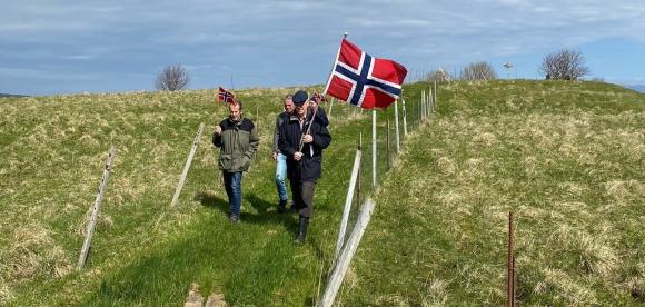 17. mai tog Skålvær 2025